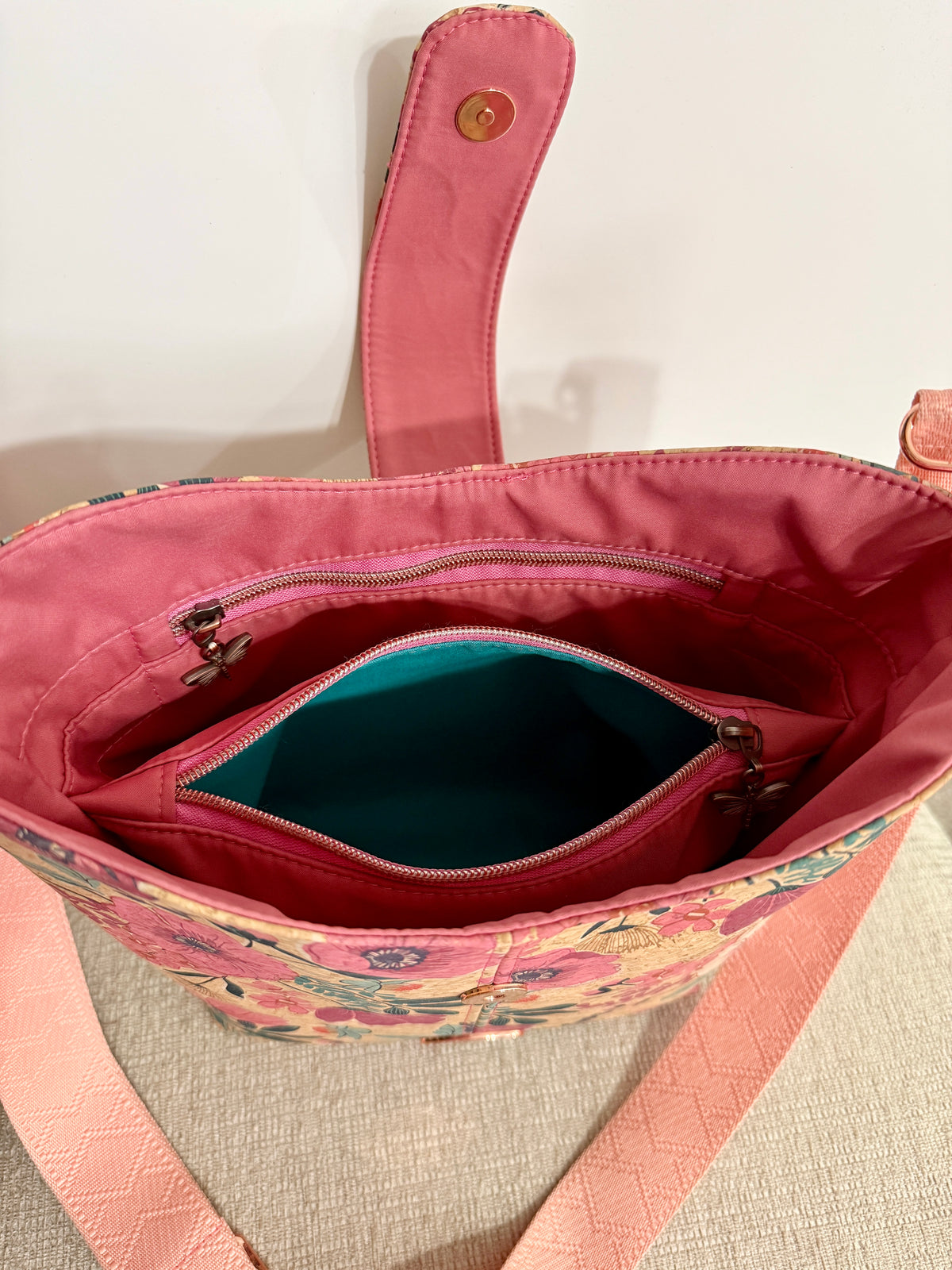 Pinkly Shoulder Bucket Bag, made with cork