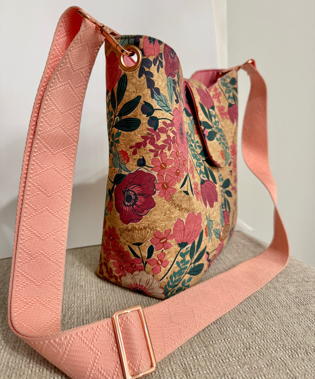 Pinkly Shoulder Bucket Bag, made with cork