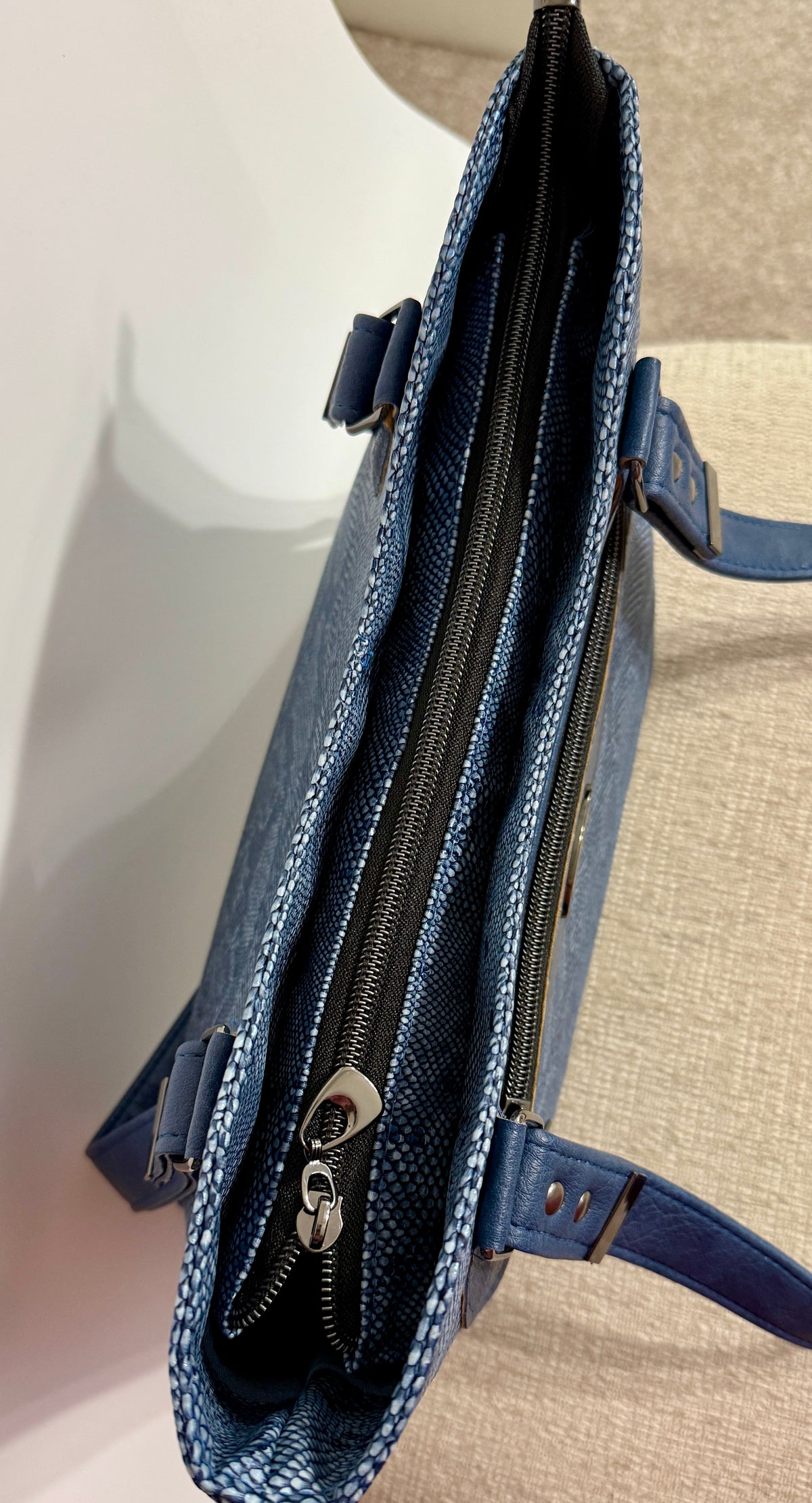 Laura Jean Shoulder Bag - Blue